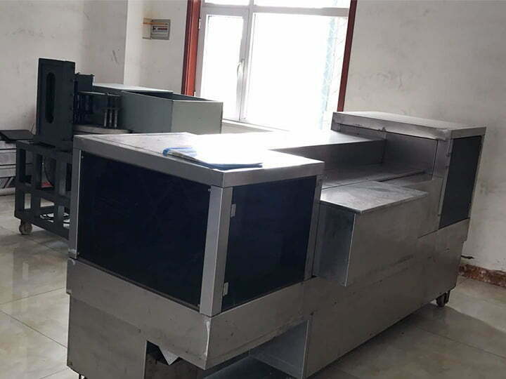 Jujube pitting and slicing machine