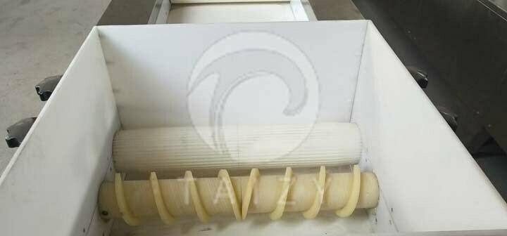 Inner roller of peanut cutting machine