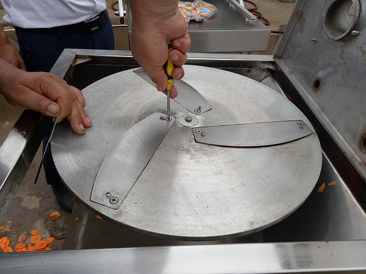 Plantain chips cutting machine blades