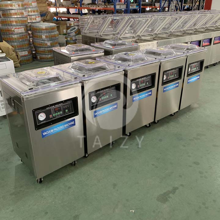 Vacuum packaging machine