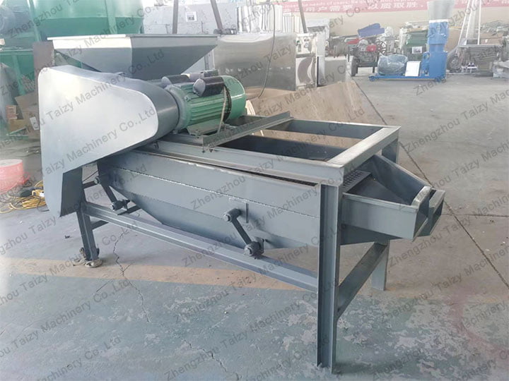 Electric almond shelling machine for turkey