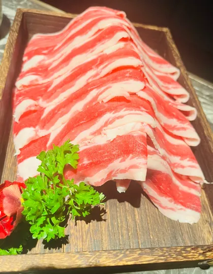 dünn geschnittenes Fleisch